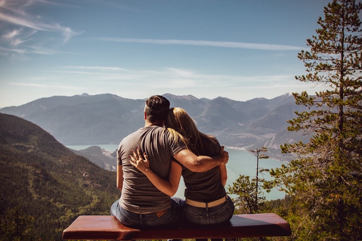 En couple ou célibataire, l’amour va frapper à la porte de ces 4 signes astrologiques assez tôt en 2024 !