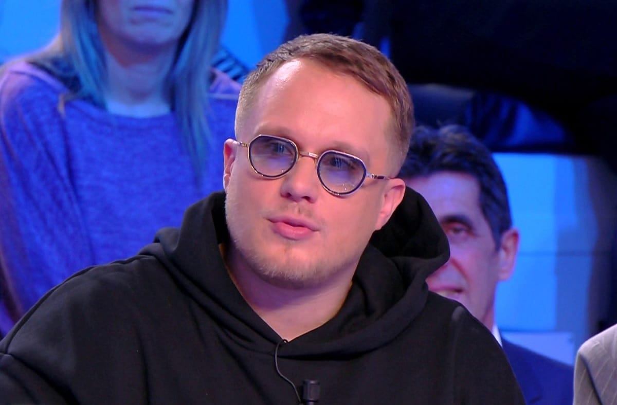 TPMP : Guillaume Genton pris au piège de messages coquins… »Tu m’excites », « envoie des nudes ma belle »