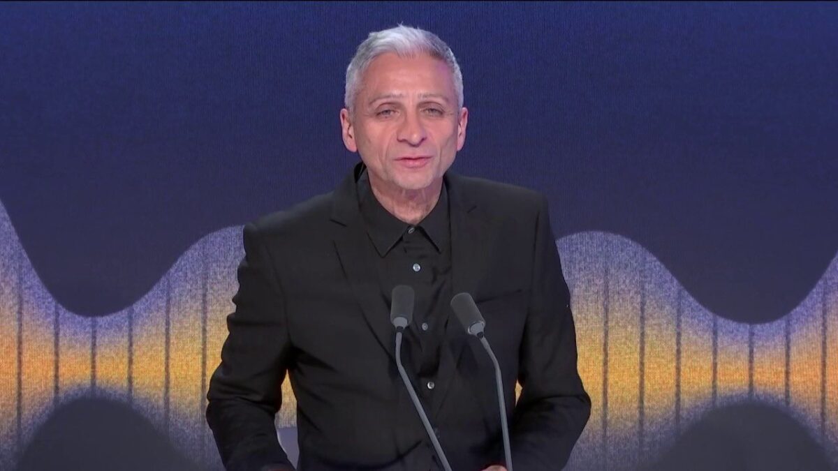 Jean-François Achilli défend sa position après sa suspension de France Info