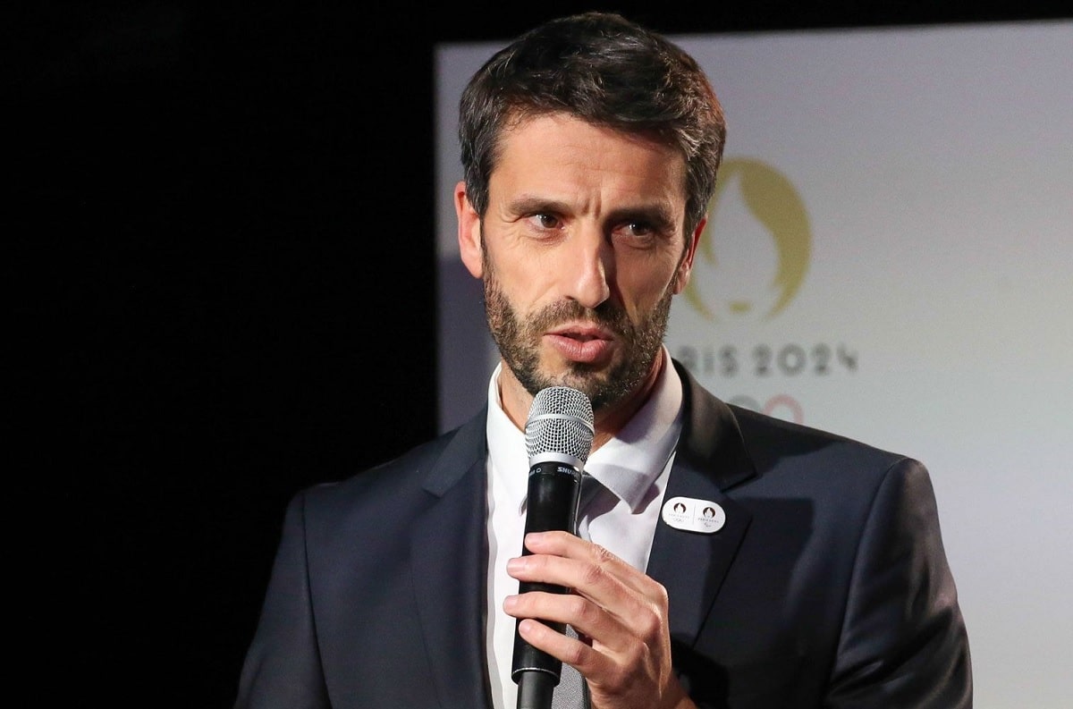 Les Enfoirés 2024 : Cette parodie qui a fait réagir le président du comité d’organisation des JO Paris – “…ne fait jamais de mal. »