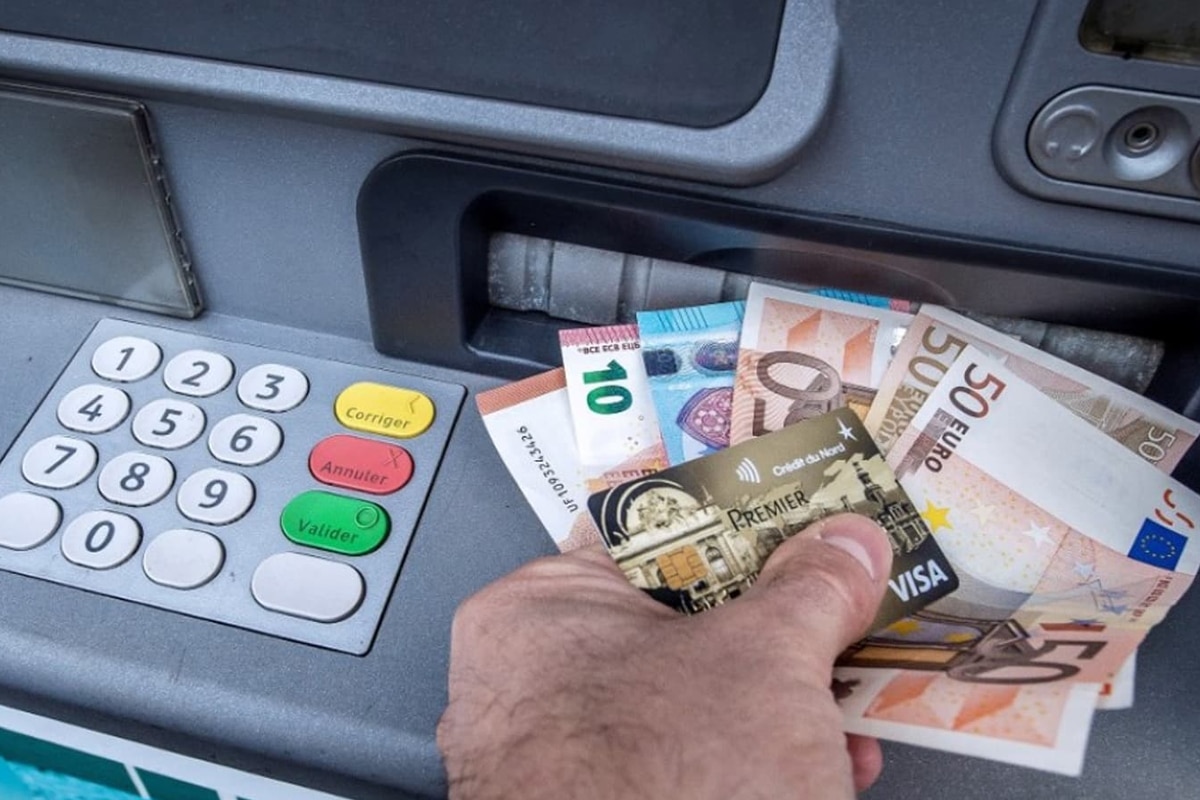Distributeur de billets : ce geste à réaliser pour éviter de se faire arnaquer lors de vos retraits