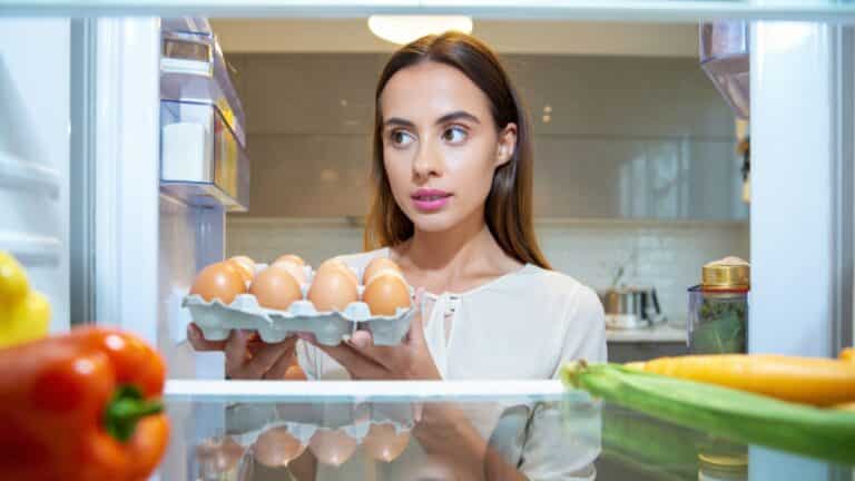 oeufs dans le frigo