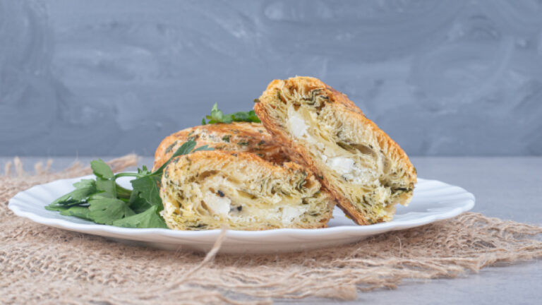 Ce cake courgette chèvre basilic moelleux met tout le monde d’accord